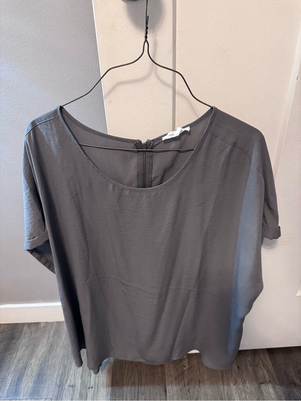 Maurices Gray Scoop Neck Short Sleeve Blouse